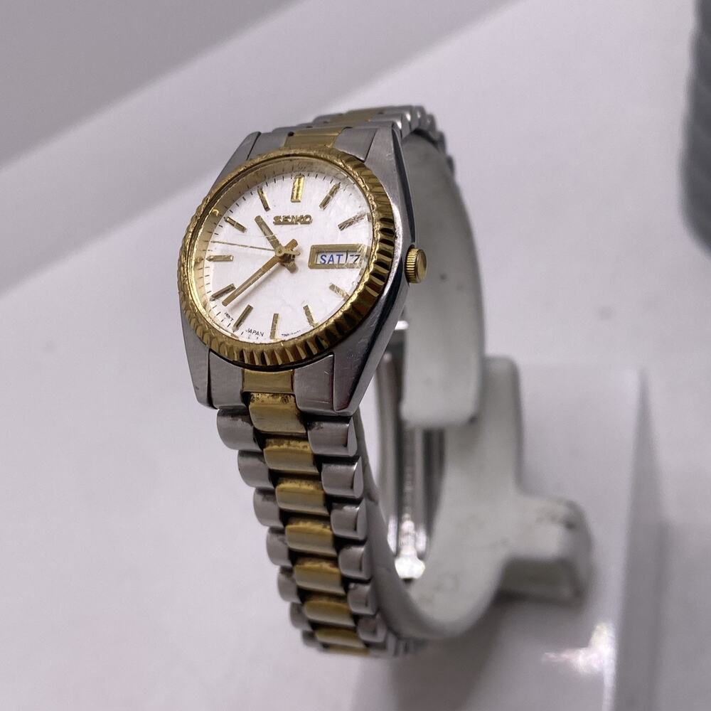 Womens Vintage Seiko Silver Gold Watch Works New Battery - Picture 2 of 5